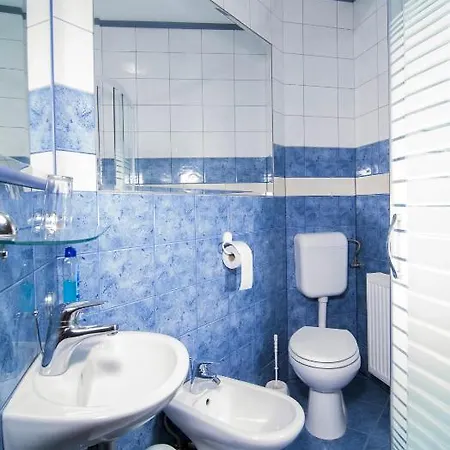 Mira Gostinjska kuća 3*